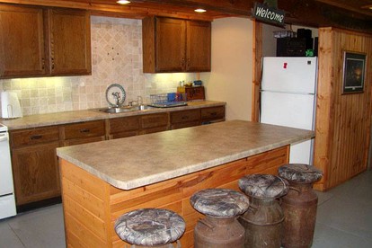 Rustic Lodge near the Kickapoo River in Gays Mills, Wisconsin - Gays Mills, Wisconsin - glamping.directory