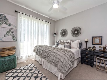 Luxurious Barn Rental on 16 Acres with Private Lake near Waco, Texas - Lacy Lakeview, Texas - glamping.directory