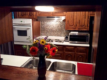 Charming and Cozy Cottage Rental in Secluded Woodlands near Mineola, Texas - Mineola, Texas - glamping.directory