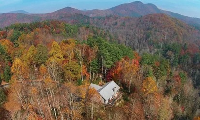 Stunning Cabin Surrounded by Waterfalls near Sapphire, North Carolina - Sapphire, North Carolina - glamping.directory