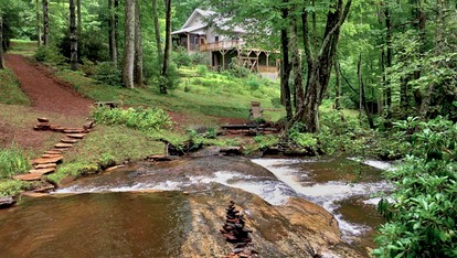 Stunning Cabin Surrounded by Waterfalls near Sapphire, North Carolina - Sapphire, North Carolina - glamping.directory