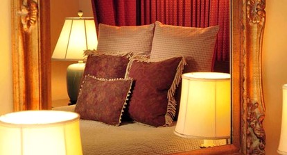 Gorgeous Lakeside Vacation Rental Amid Sweeping Hills in Upstate New York - Canandaigua, New York - glamping.directory