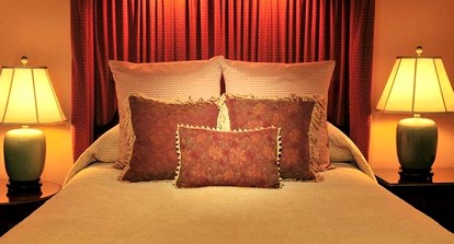 Gorgeous Lakeside Vacation Rental Amid Sweeping Hills in Upstate New York - Canandaigua, New York - glamping.directory
