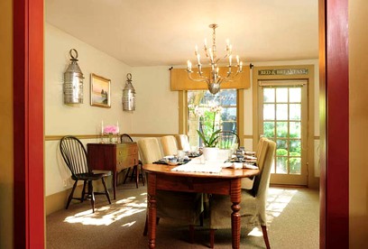 Gorgeous Lakeside Vacation Rental Amid Sweeping Hills in Upstate New York - Canandaigua, New York - glamping.directory