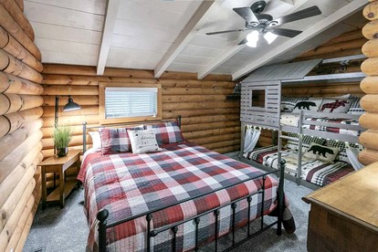 Rustic Cabin with Spa and Wonderful Outdoor Living in Tennessee - Speedwell, Tennessee - glamping.directory