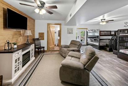 Rustic Cabin with Spa and Wonderful Outdoor Living in Tennessee - Speedwell, Tennessee - glamping.directory
