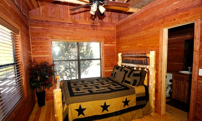 Charming Log Cabin Perfect for a Summer Staycation in Texas Hill Country - Canyon Lake, Texas - glamping.directory