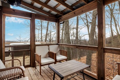 Comfortable Cabin with Mountain Valley Views near Berkeley Springs State Park, West Virginia - Hedgesville, West Virginia - glamping.directory