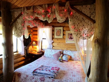 Spacious Family-Friendly Log Cabin Rental for 14 Guests near Prescott, Arizona - Prescott, Arizona - glamping.directory