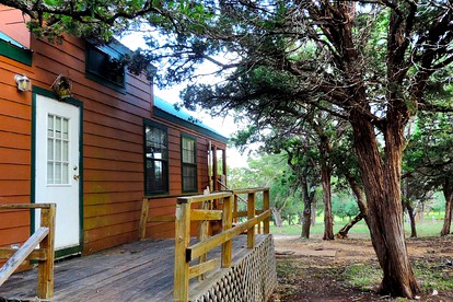 Charming Cabin Rental with Fully Equipped Kitchen near San Antonio, Texas - glamping.directory