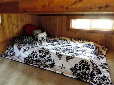 Charming Cabin Rental with Fully Equipped Kitchen near San Antonio, Texas - Boerne, Texas - glamping.directory