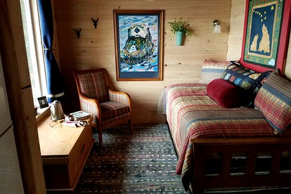 Wilderness Cabin Getaway with Breathtaking Views in Klawock on Prince of Wales Island in Alaska - Klawock, Alaska - glamping.directory
