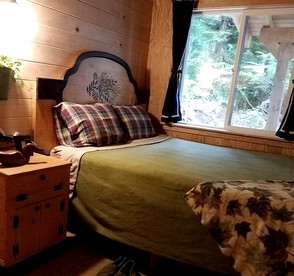 Wilderness Cabin Getaway with Breathtaking Views in Klawock on Prince of Wales Island in Alaska - Klawock, Alaska - glamping.directory