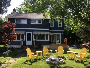 Four-Bedroom Lakefront Cottage Rental on Crystal Lake in Plymouth, Wisconsin - glamping.directory