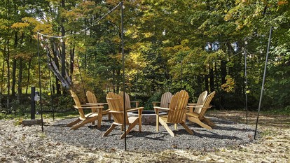 Beautiful Modern Cabin with BBQ, Fire Pit and Picnic Area in New York - Hunter, New York - glamping.directory