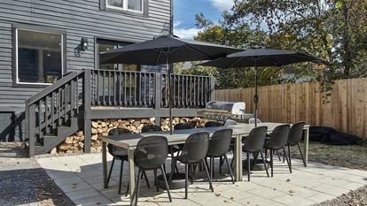 Beautiful Modern Cabin with BBQ, Fire Pit and Picnic Area in New York - Hunter, New York - glamping.directory