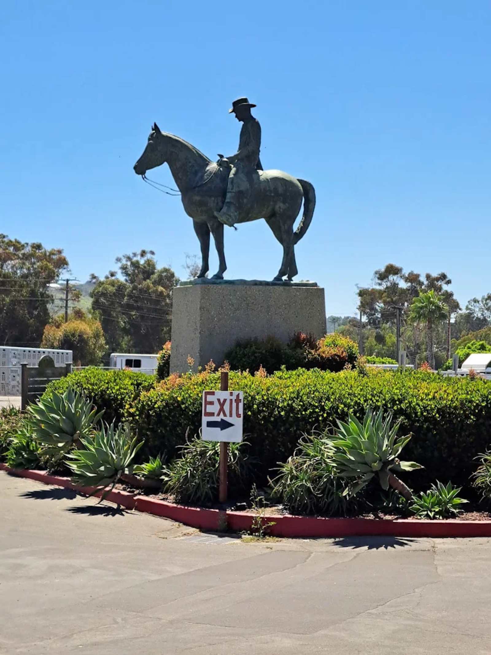 Earl Warren Showgrounds - glamping.directory