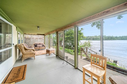 Charming Cabin Near Plymouth Rock, Massachusetts - Plymouth, Massachusetts - glamping.directory