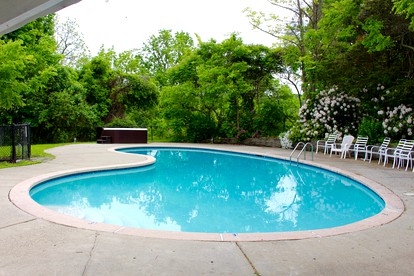 27-Person Luxury Villa Rental in Hudson Valley, New York - Monroe, New York - glamping.directory