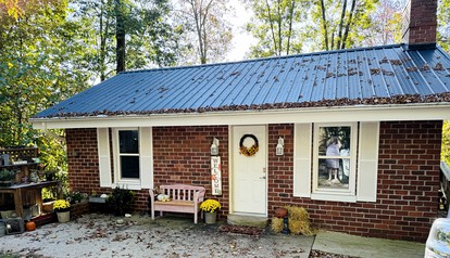 Sweet Woodland Cabin on Lake Cumberland near Daniel Boone National Forest - glamping.directory