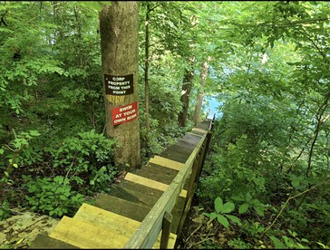 Sweet Woodland Cabin on Lake Cumberland near Daniel Boone National Forest - Somerset, Kentucky - glamping.directory