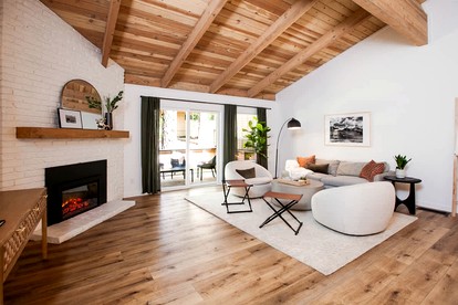 Stylish Mountain-View Townhome with Modern Comforts near Lake Tahoe in Incline Village, Nevada - Incline Village, Nevada - glamping.directory