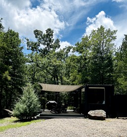 Romantic Container with Jacuzzi Great for a Couples Retreat in Texas - Eustace, Texas - glamping.directory