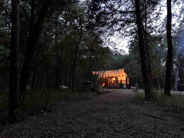Romantic Container with Jacuzzi Great for a Couples Retreat in Texas - Eustace, Texas - glamping.directory