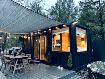 Romantic Container with Jacuzzi Great for a Couples Retreat in Texas - glamping.directory