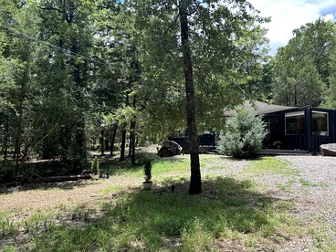 Romantic Container with Jacuzzi Great for a Couples Retreat in Texas - Eustace, Texas - glamping.directory