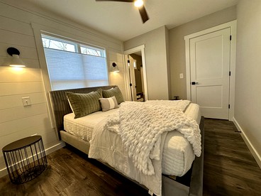 New Mountain Tiny Retreat with Beautiful Deck in Tennessee - Monteagle, Tennessee - glamping.directory
