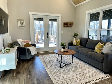 New Mountain Tiny Retreat with Beautiful Deck in Tennessee - Monteagle, Tennessee - glamping.directory