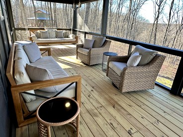 New Mountain Tiny Retreat with Beautiful Deck in Tennessee - Monteagle, Tennessee - glamping.directory