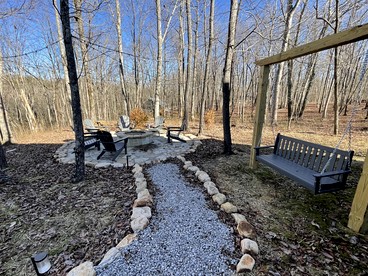 New Mountain Tiny Retreat with Beautiful Deck in Tennessee - Monteagle, Tennessee - glamping.directory