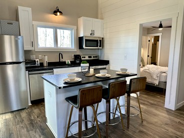 New Mountain Tiny Retreat with Beautiful Deck in Tennessee - Monteagle, Tennessee - glamping.directory