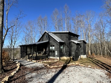 New Mountain Tiny Retreat with Beautiful Deck in Tennessee - glamping.directory