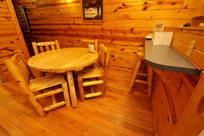 Pet-Friendly Vacation Rental with a Hot Tub near the National Forest in Beaver, West Virginia - Beaver, West Virginia - glamping.directory
