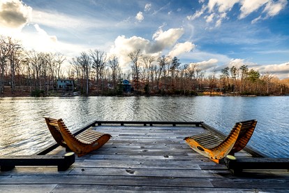 Lakefront Tiny Home Retreat with Private Dock & Sunset Views in Tracy City, Tennessee - Tracy City, Tennessee - glamping.directory