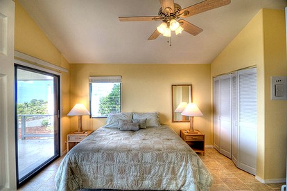 Coastal Farm Cottage with Infinity Pool Overlooking Coffee Farm near Kailua-Kona, Hawaii - Holualoa, Hawaii - glamping.directory