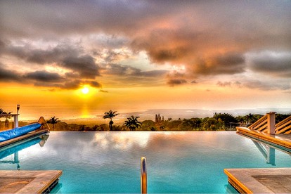 Coastal Farm Cottage with Infinity Pool Overlooking Coffee Farm near Kailua-Kona, Hawaii - Holualoa, Hawaii - glamping.directory