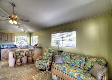 Coastal Farm Cottage with Infinity Pool Overlooking Coffee Farm near Kailua-Kona, Hawaii - Holualoa, Hawaii - glamping.directory