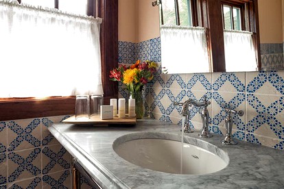 Charming Accommodation in a Bed and Breakfast near the Delaware River, New York - Sparrow Bush, New York - glamping.directory