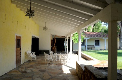Elegant Cottage Rental on Historic Ranch in Lincoln County, New Mexico - San Patricio, New Mexico - glamping.directory