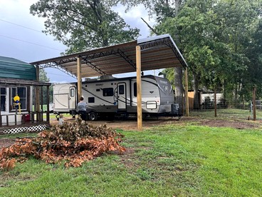 Secluded Luxury Camper with Private Dock on Coosa River near Wetumpka, Alabama - glamping.directory
