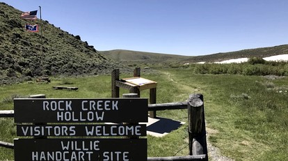 Remodeled Mountain Retreat with Hot Tub and Scenic Views Near Trails in Lander, Wyoming - Lander, Wyoming - glamping.directory