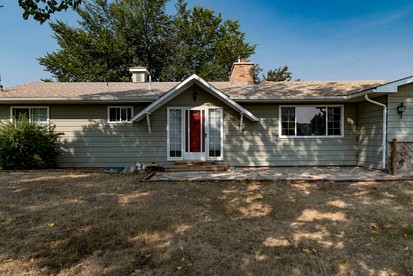 Remodeled Mountain Retreat with Hot Tub and Scenic Views Near Trails in Lander, Wyoming - glamping.directory