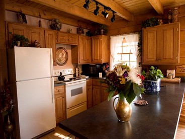 Family Cabin Vacation Getaway with Waterfall Views in Northwest Arkansas - Kingston, Arkansas - glamping.directory