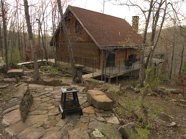 Family Cabin Vacation Getaway with Waterfall Views in Northwest Arkansas - Kingston, Arkansas - glamping.directory