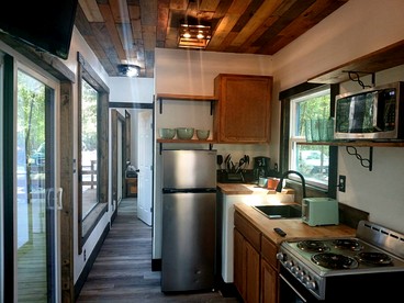 Secluded Container with BBQ for a Waterfront Retreat, Perfect for Fishing and Roasting S'Mores in Grimes County, Texas - Grimes County, Texas - glamping.directory