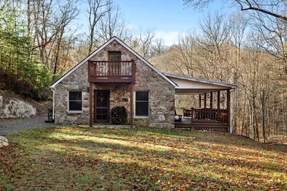 Peaceful and Pet Friendly Cabin with River Access in Great Cacapon, West Virginia - glamping.directory
